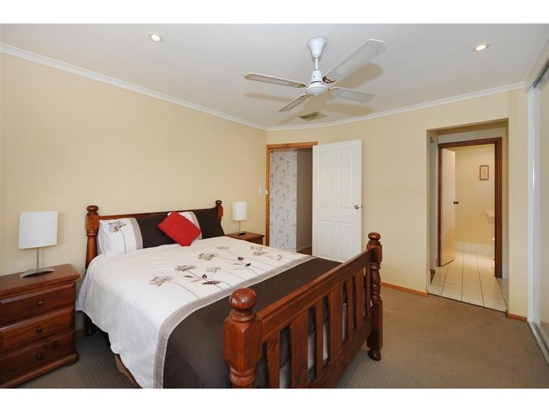 5 Traeger Court, Woodcroft SA 5162