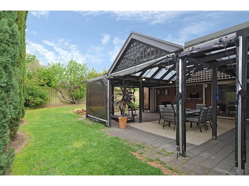 5 Traeger Court, Woodcroft SA 5162