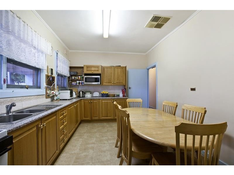 13 Parkwood Grove, Mitchell Park SA 5043