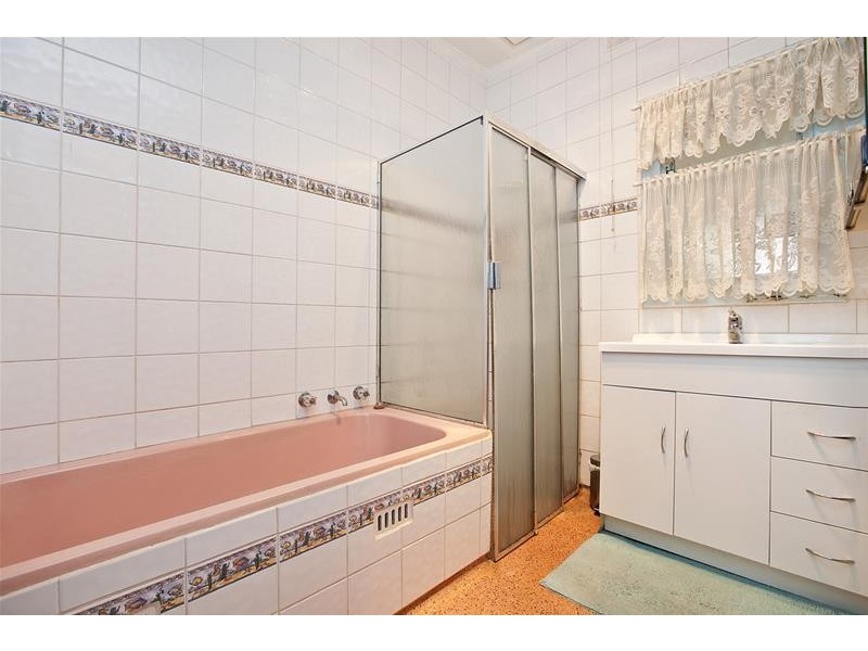 13 Parkwood Grove, Mitchell Park SA 5043