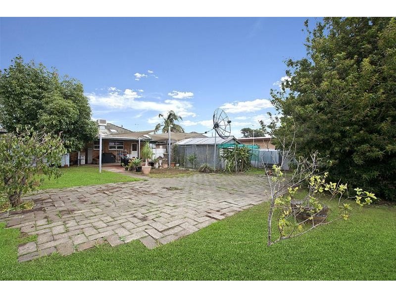 13 Parkwood Grove, Mitchell Park SA 5043