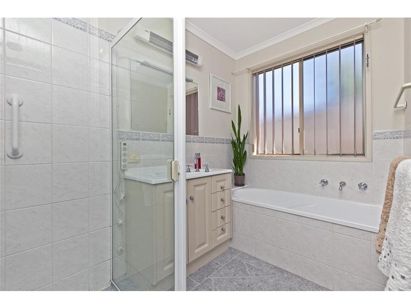 2/125 Dunrobin Road, Warradale SA 5046