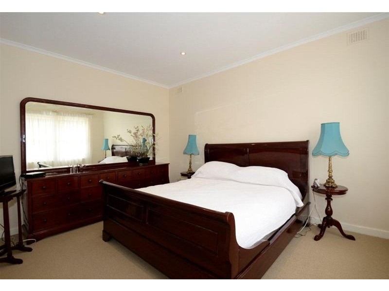 11 Windsor Terrace, West Beach SA 5024