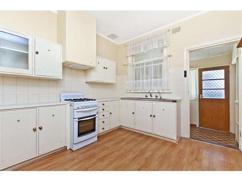 31 Tapleys Hill Road, Hendon SA 5014