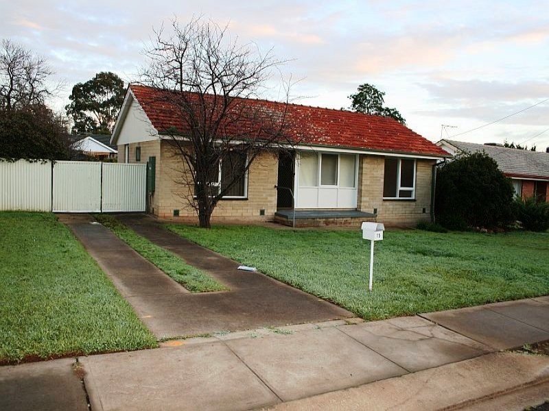 15 Justin Crescent, Christie Downs SA 5164