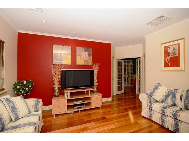 3 The Crest, Chandlers Hill SA 5159