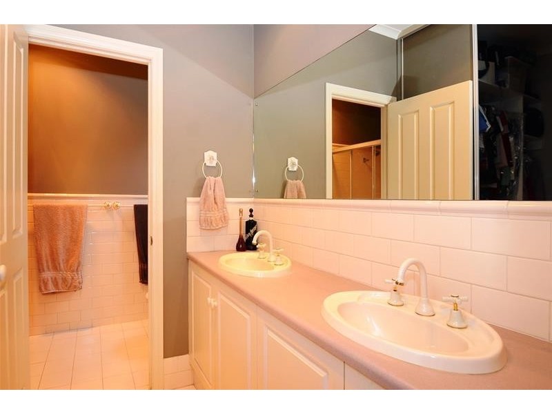 3 The Crest, Chandlers Hill SA 5159