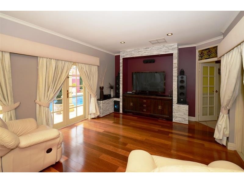 3 The Crest, Chandlers Hill SA 5159