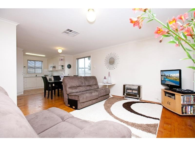 17 Dominic Crescent, Morphett Vale SA 5162