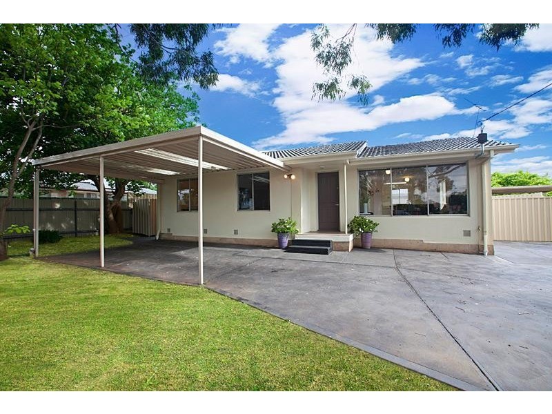 17 Dominic Crescent, Morphett Vale SA 5162