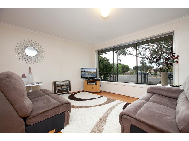 17 Dominic Crescent, Morphett Vale SA 5162