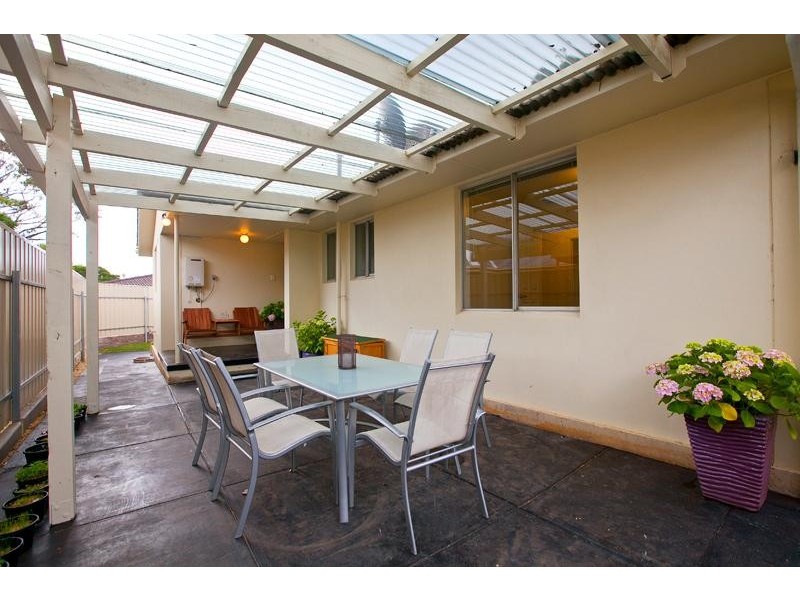 17 Dominic Crescent, Morphett Vale SA 5162