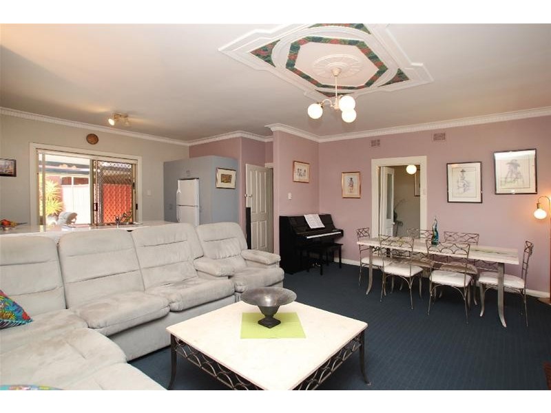 1/3 Winifred Avenue, Glandore SA 5037