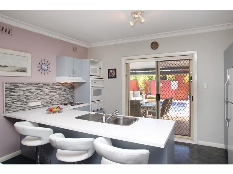 1/3 Winifred Avenue, Glandore SA 5037