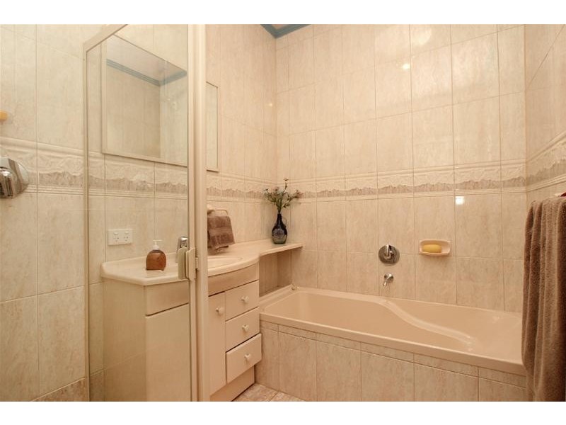 1/3 Winifred Avenue, Glandore SA 5037