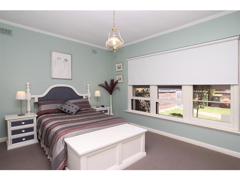 1/3 Winifred Avenue, Glandore SA 5037