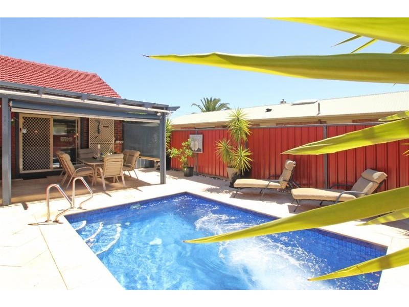 1/3 Winifred Avenue, Glandore SA 5037