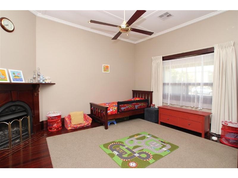 8 Hartley Road, Brighton SA 5048