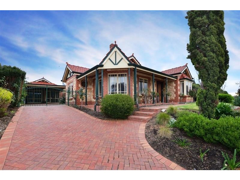 32 Sandalwood Crescent, Flagstaff Hill SA 5159