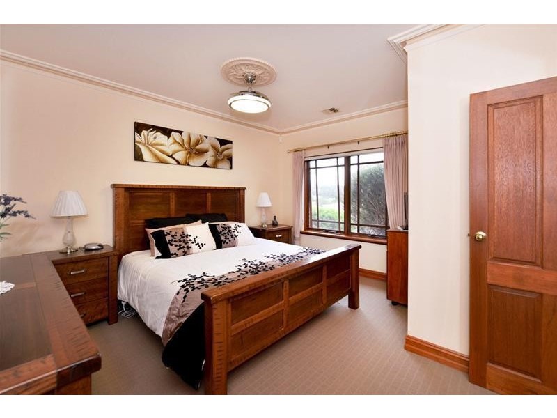 32 Sandalwood Crescent, Flagstaff Hill SA 5159