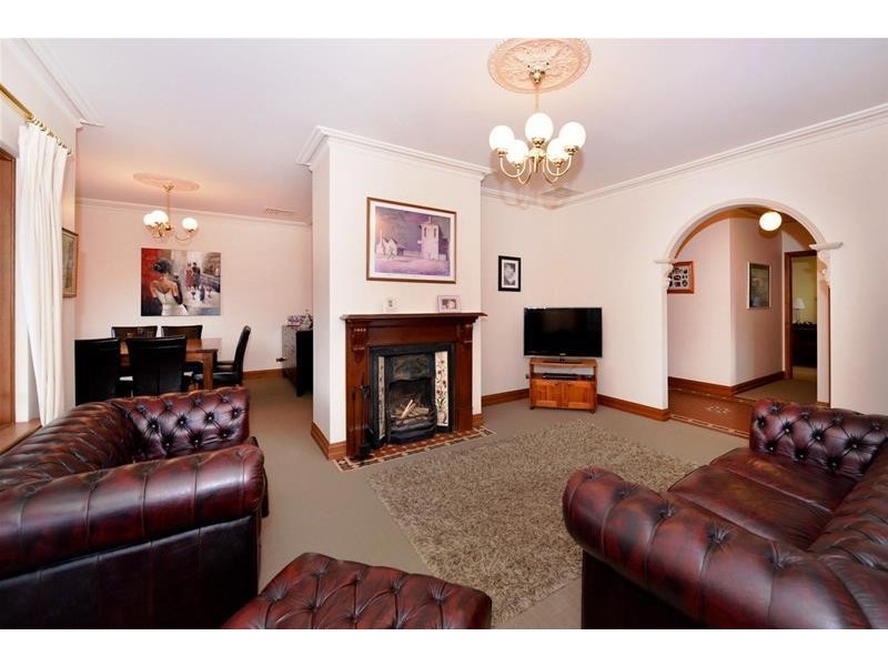 32 Sandalwood Crescent, Flagstaff Hill SA 5159