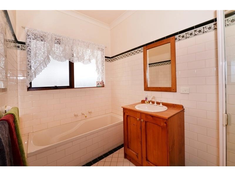 32 Sandalwood Crescent, Flagstaff Hill SA 5159