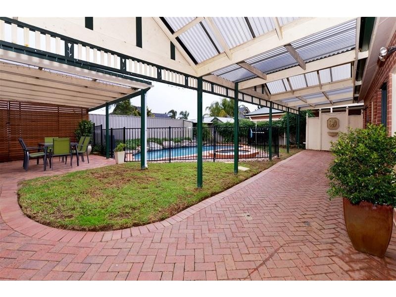 32 Sandalwood Crescent, Flagstaff Hill SA 5159