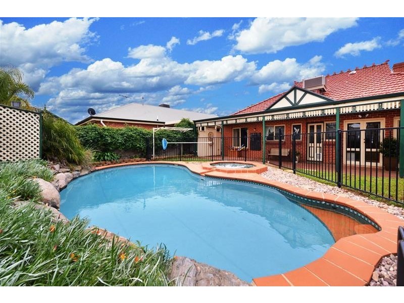 32 Sandalwood Crescent, Flagstaff Hill SA 5159