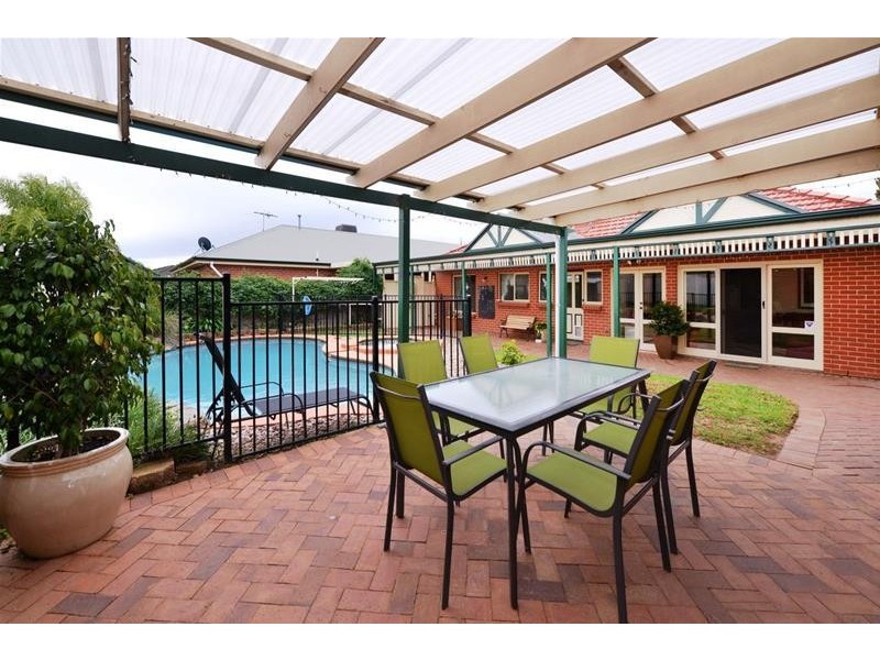 32 Sandalwood Crescent, Flagstaff Hill SA 5159