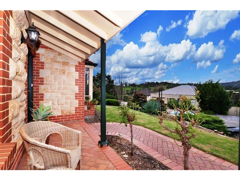 32 Sandalwood Crescent, Flagstaff Hill SA 5159