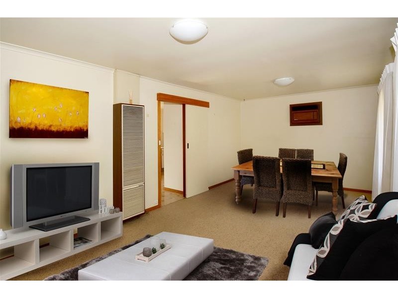 2 Gundowringa Avenue, Happy Valley SA 5159