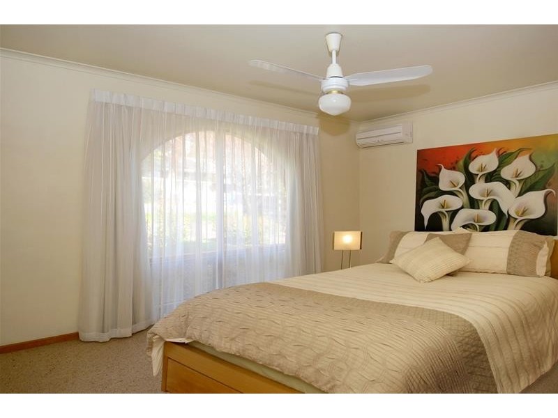 2 Gundowringa Avenue, Happy Valley SA 5159