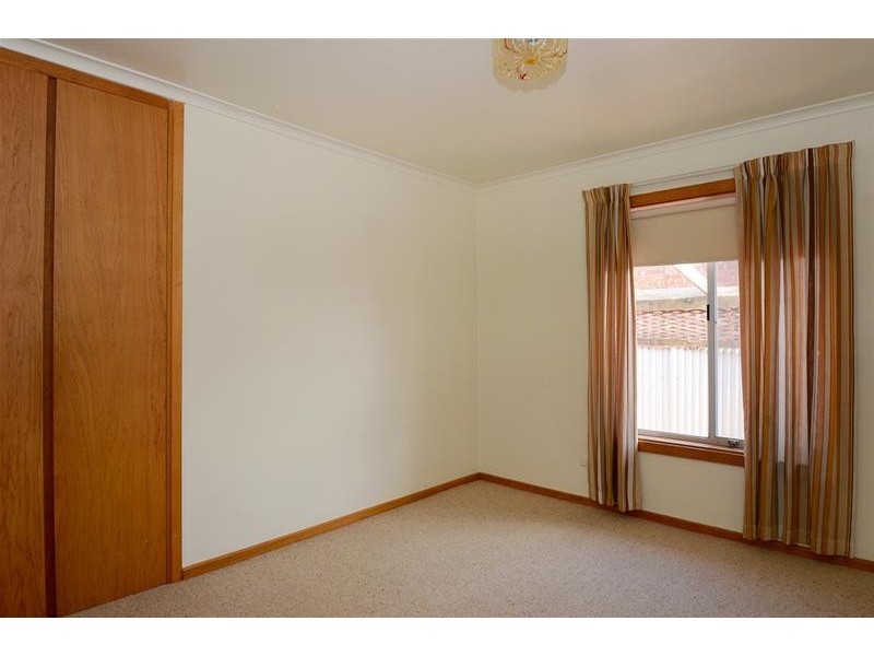 2 Gundowringa Avenue, Happy Valley SA 5159