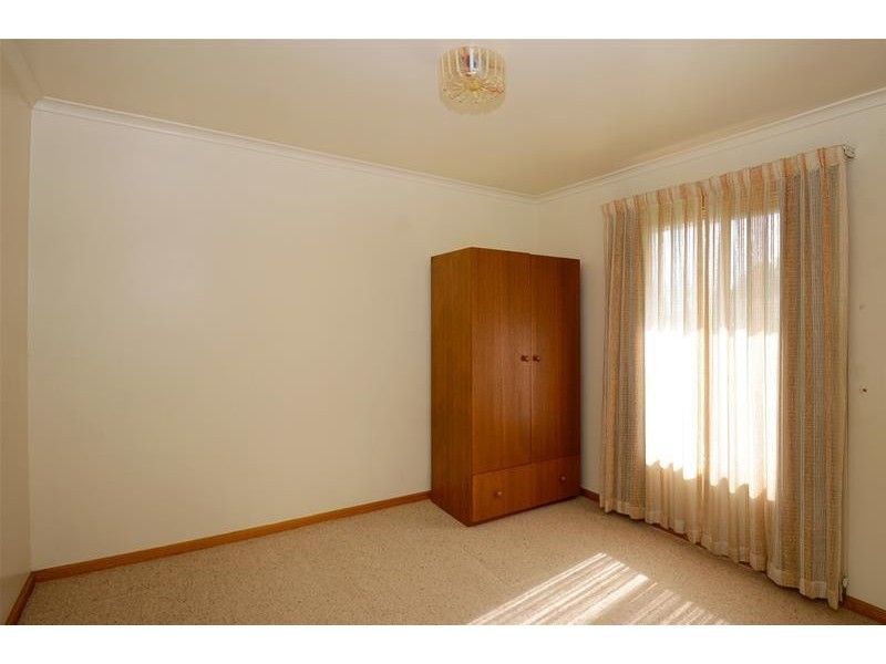 2 Gundowringa Avenue, Happy Valley SA 5159