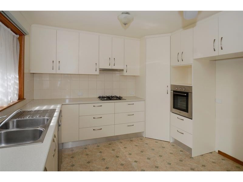 2 Gundowringa Avenue, Happy Valley SA 5159