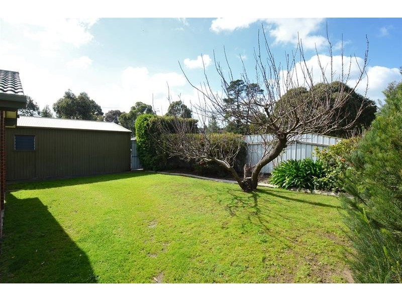 2 Gundowringa Avenue, Happy Valley SA 5159
