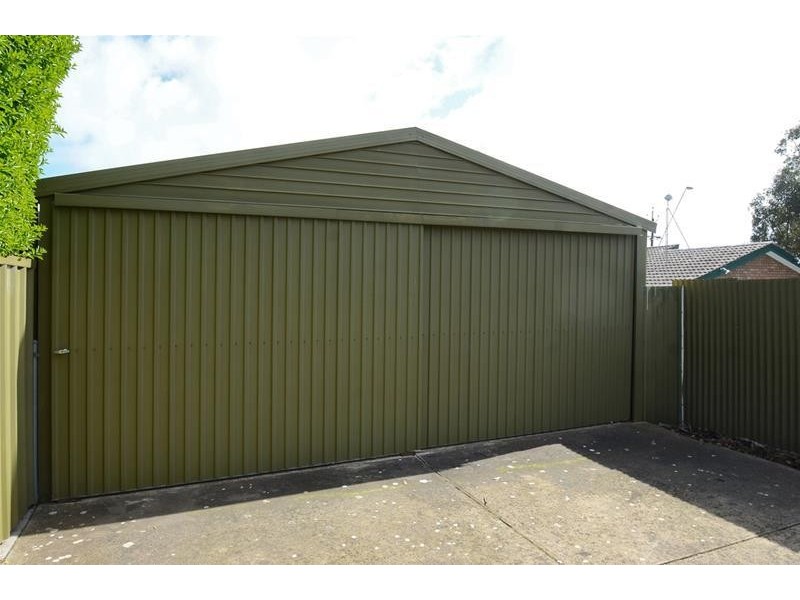 2 Gundowringa Avenue, Happy Valley SA 5159