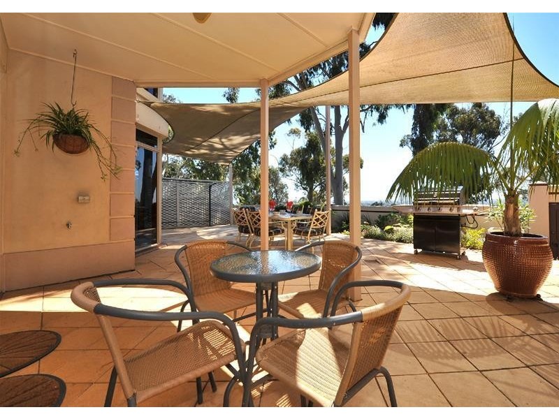 3 McLaren Court, Torrens Park SA 5062