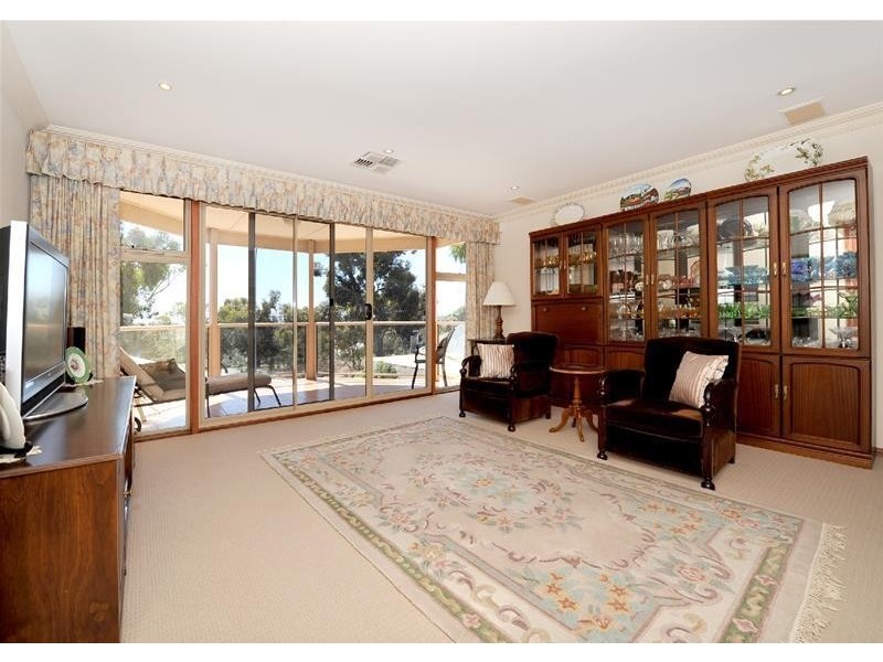 3 McLaren Court, Torrens Park SA 5062