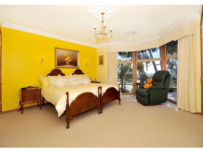 3 McLaren Court, Torrens Park SA 5062