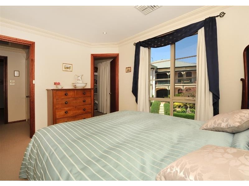 3 McLaren Court, Torrens Park SA 5062