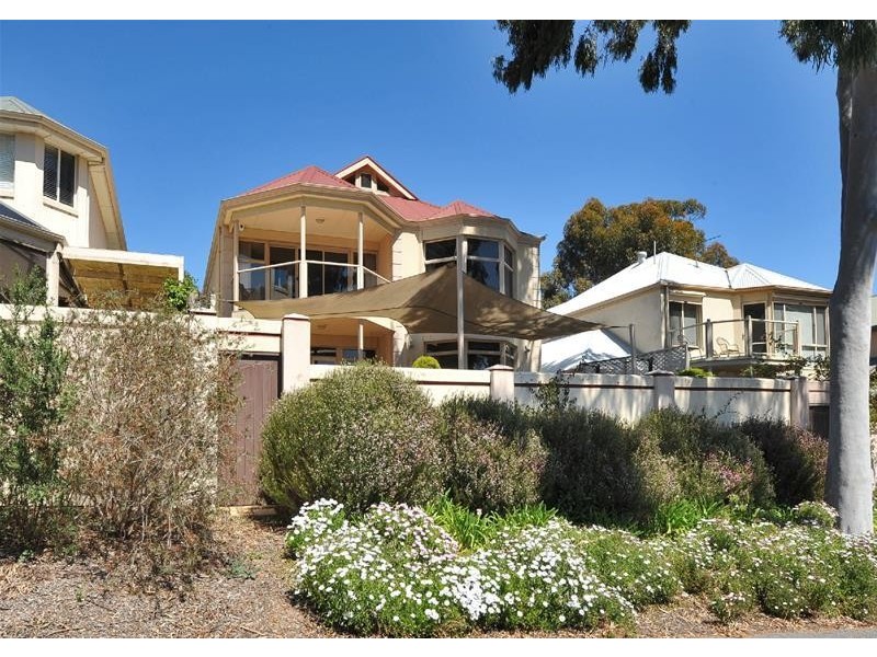 3 McLaren Court, Torrens Park SA 5062