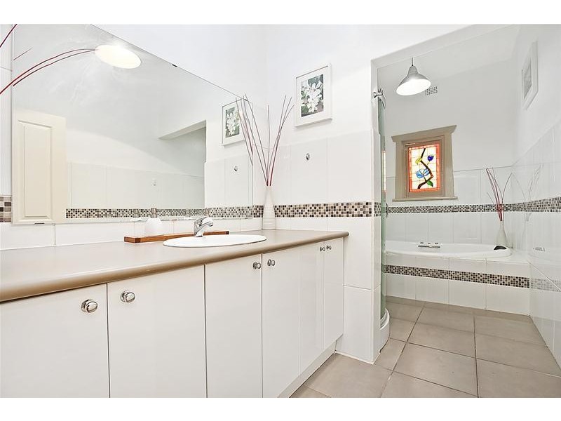 1A Albion Avenue, Glandore SA 5037