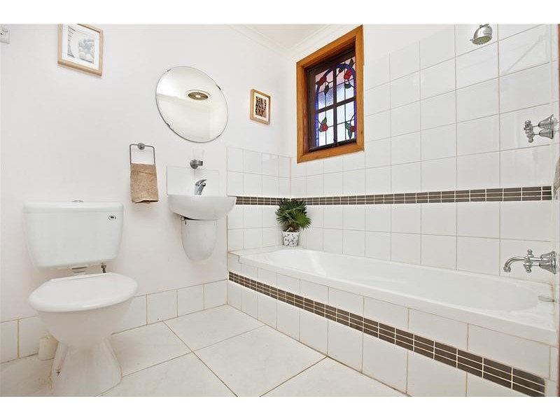 1A Albion Avenue, Glandore SA 5037