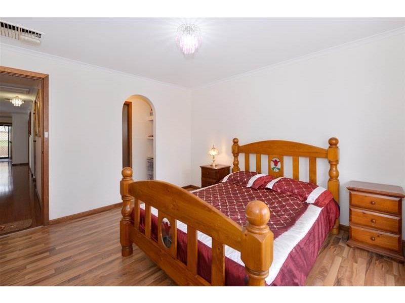 5 Keith Court, Woodcroft SA 5162