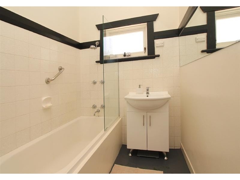 3 Gray Street, Black Forest SA 5035