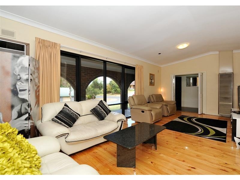 12 Larkdale Crescent, O’halloran Hill SA 5158