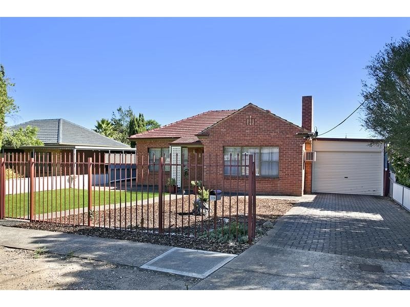15 Scottish Avenue, Clovelly Park SA 5042