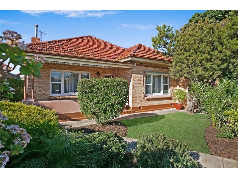 4 Gurrs Road, Seaton SA 5023