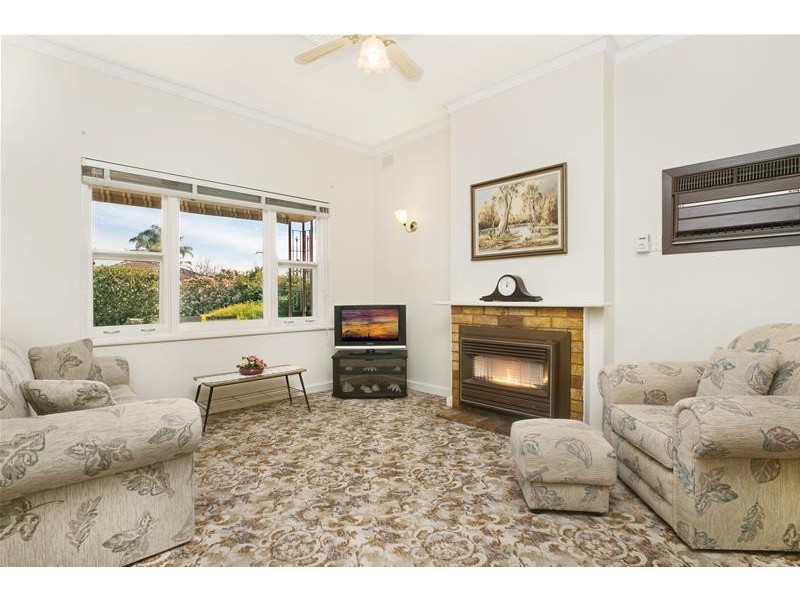 4 Gurrs Road, Seaton SA 5023